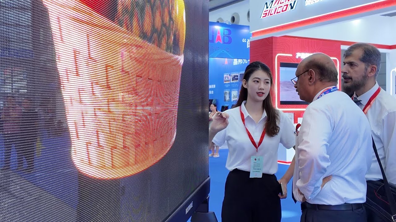 The MUXWAVE Commercial Display All-in-One Series brings new energy to the transparent display field