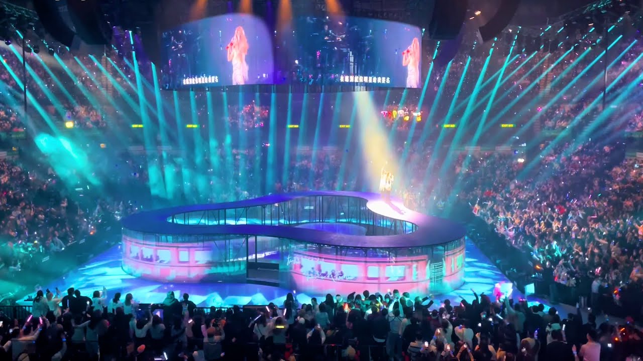 The stage and stage artists have a good working relationship with our team, which is beautiful.