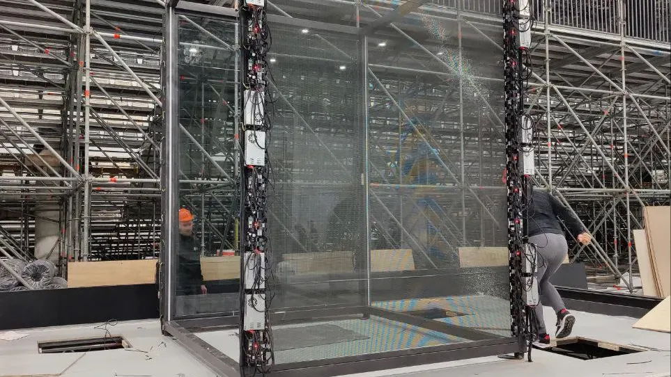 muxwave installing transparent led screens