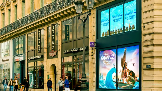 1-ストア・ウィンドウ・ディスプレイ 1 店頭ディスプレイ