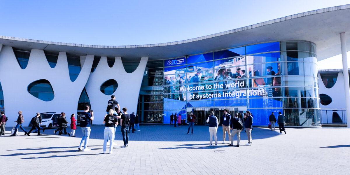 투명 LED 디스플레이의 유지보수 및 관리 팁 1 ISL 전시관 1200x600 1