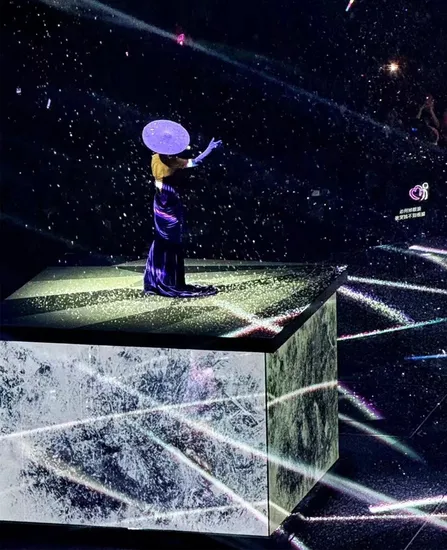 렌탈 스테이징 투명 LED 스크린 렌탈 스테이징 투명 LED 스크린