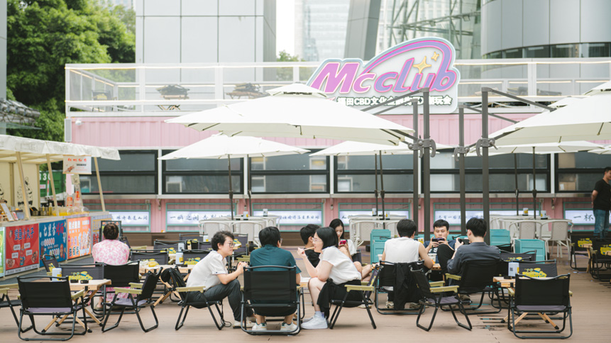 유리 너머: 증강 현실에서 투명 디스플레이 필름의 미래 2 cbd2