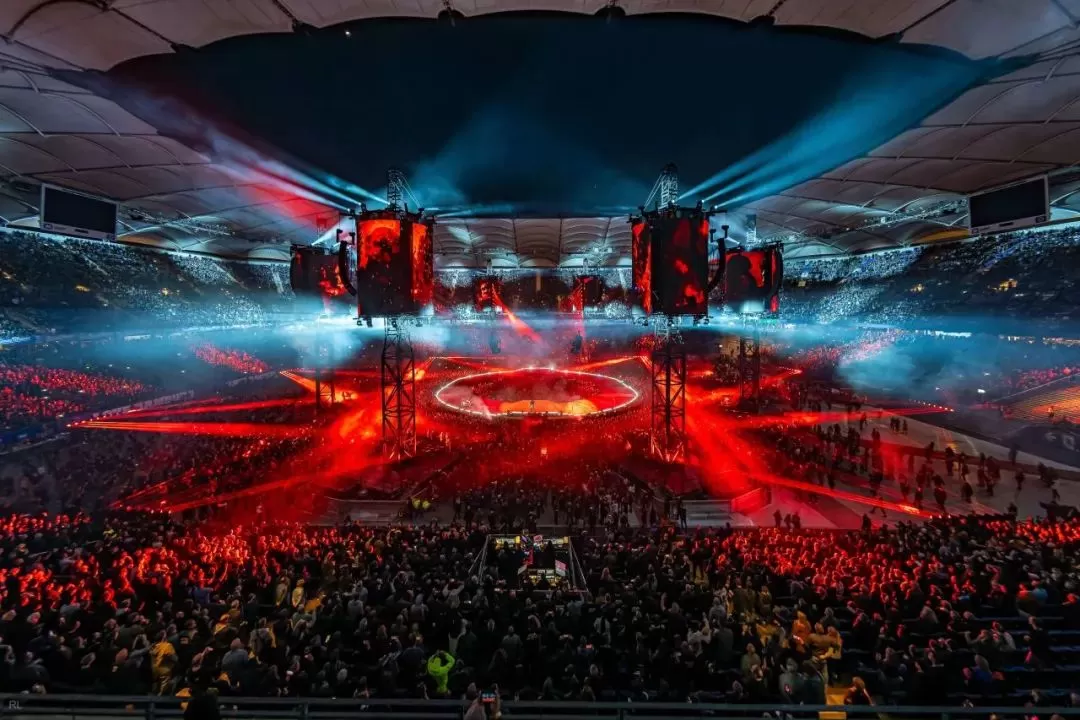 시각적 경험이 두 배로 늘어납니다! 디지털 기술과 결합된 LED 디스플레이 스크린은 2023년 무대 쇼를 새로운 차원으로 끌어올릴 것입니다! 5 e54409f568d2be4bf54f55b31fde9779