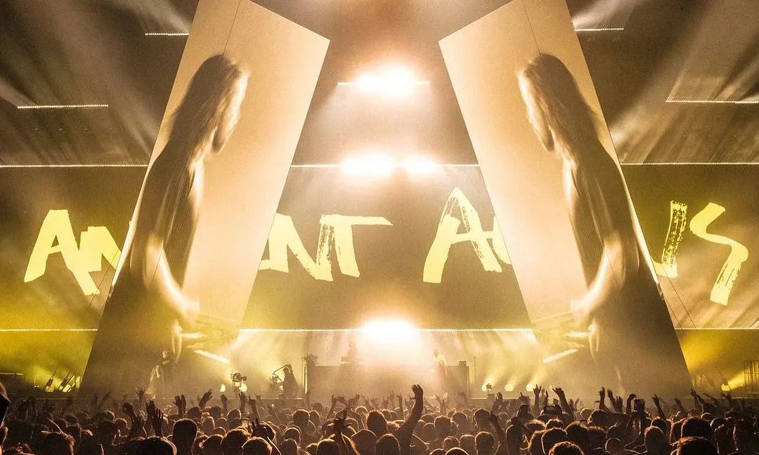 시각적 경험이 두 배로 늘어납니다! 디지털 기술과 결합된 LED 디스플레이 스크린은 2023년 무대 쇼를 새로운 차원으로 끌어올릴 것입니다! 3 두