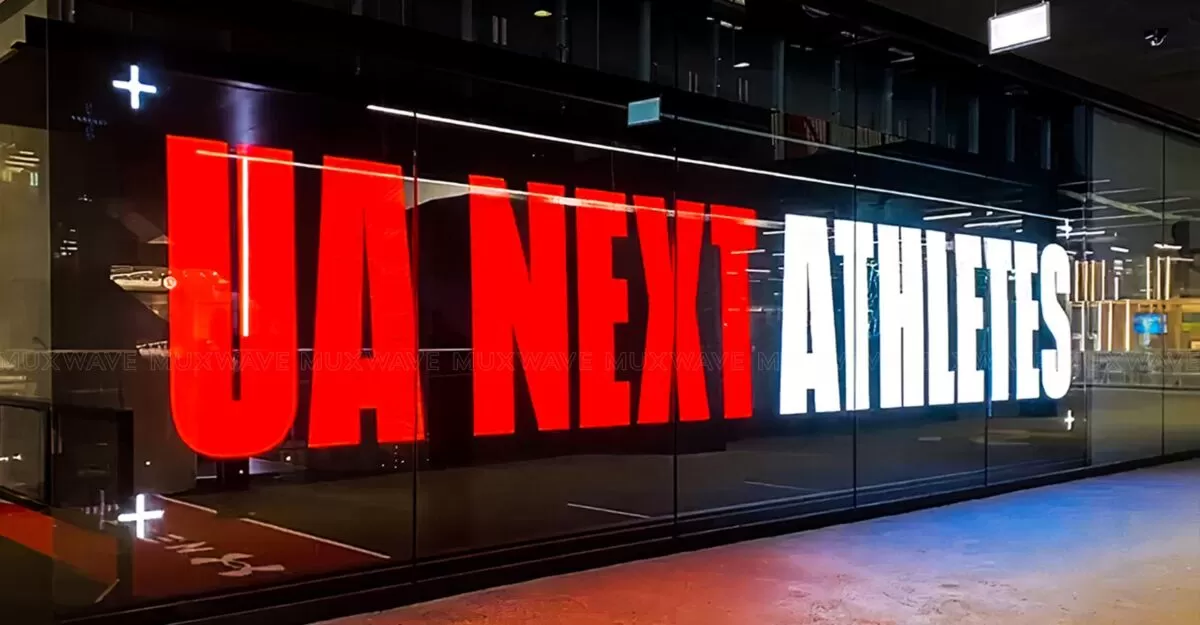 사례 하이라이트 | 매장 디스플레이용 MUXWAVE 홀로그램 투명 스크린 솔루션 7 伦敦安德玛旗舰店 1200x625 1