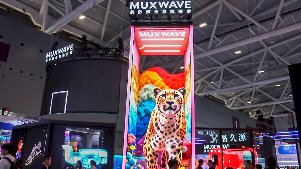 Muxwave at ISLE 2026: Transparent Display Steals the Show in Shenzhen 2 muxwave isle 2026 exhibition site 16 1